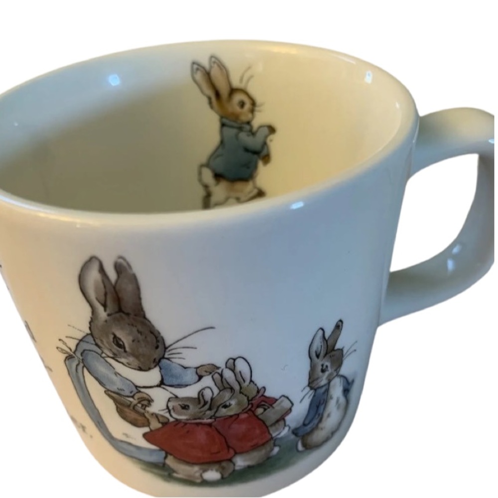 WEDGEWOOD PETER RABBIT CHILDS MUG ENGLAND BEATRIX POTTER DESIGN EASTER PRISTINE